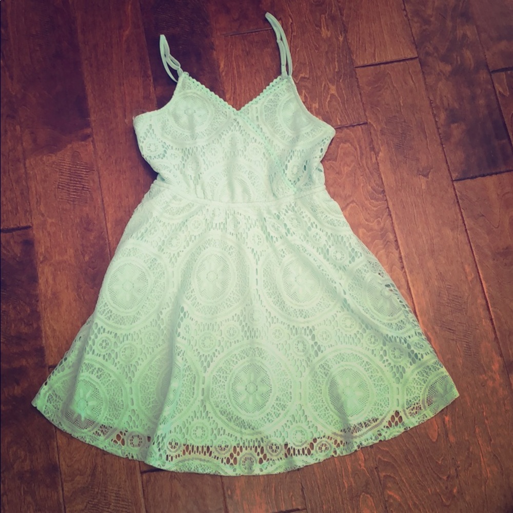 Medium Mint green lace dress with pockets! NWOT